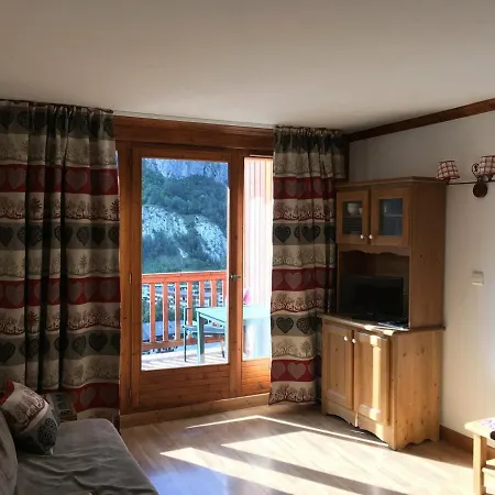Apartment 2 Pieces 4 Pers Expose Sud Avec Balcon Et Parking Prive A - Fr-1-263-454